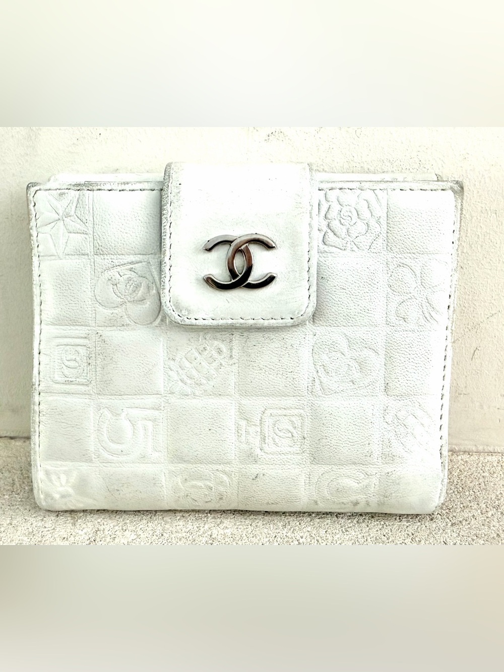 CHANEL Vintage Lucky Symbols Icon Embossed White Leather Bifold Flap Wallet